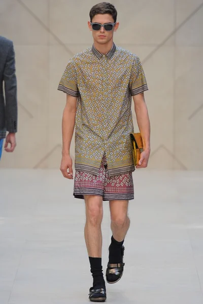 Look 27